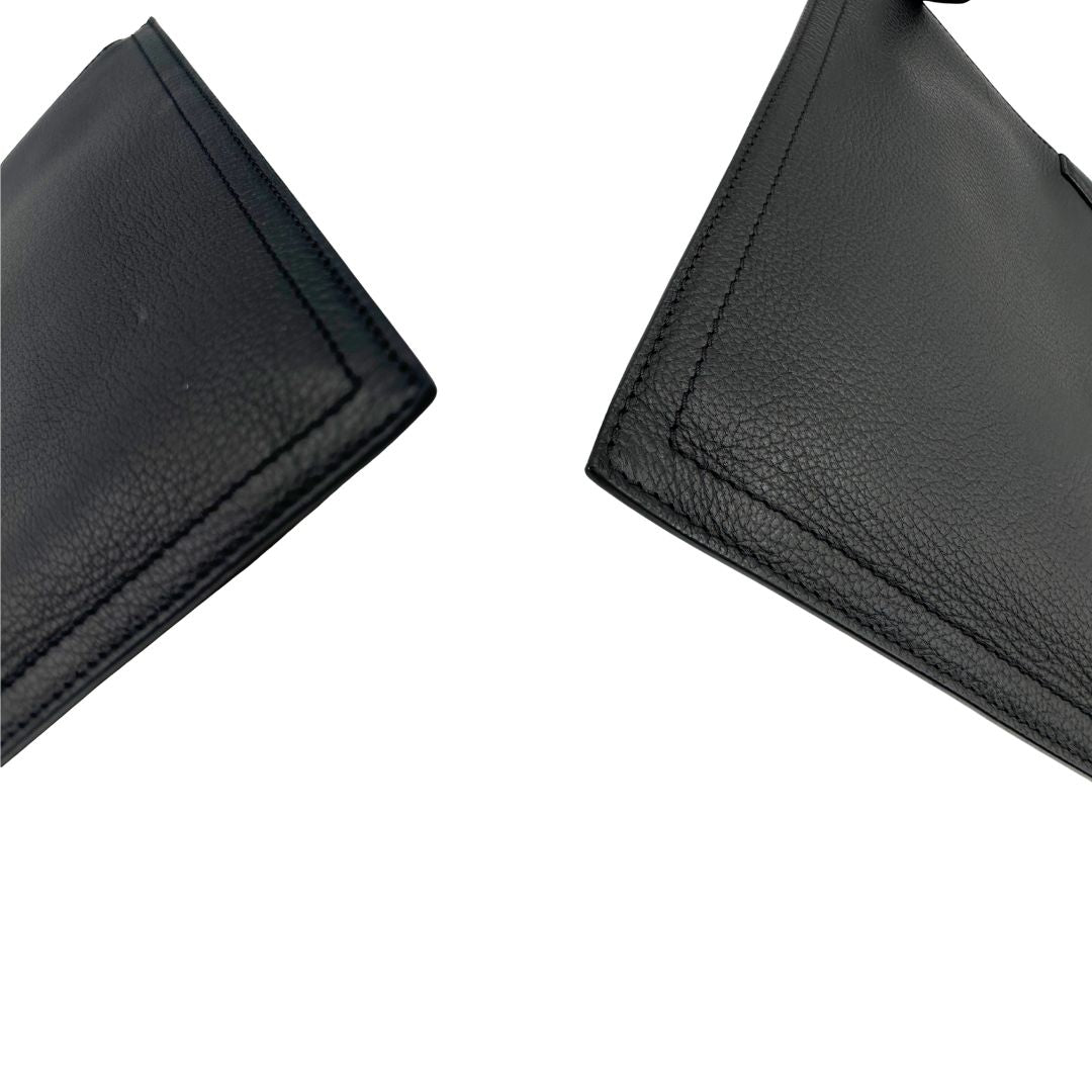 interno  Pochette Antigona Givenchy in pelle martellata nera, di lusso, originale, ottime condizioni, usata. 