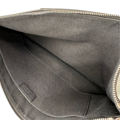 interno  Pochette Antigona Givenchy in pelle martellata nera, di lusso, originale, ottime condizioni, usata. 
