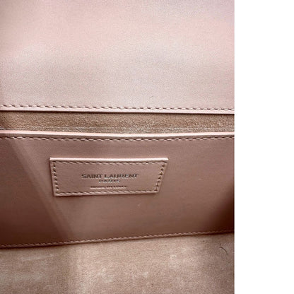 interno Borsa Saint Laurent Kate in pelle rosa con iconica nappa decorativa, di lusso, originale, ottime condizioni, usata. 