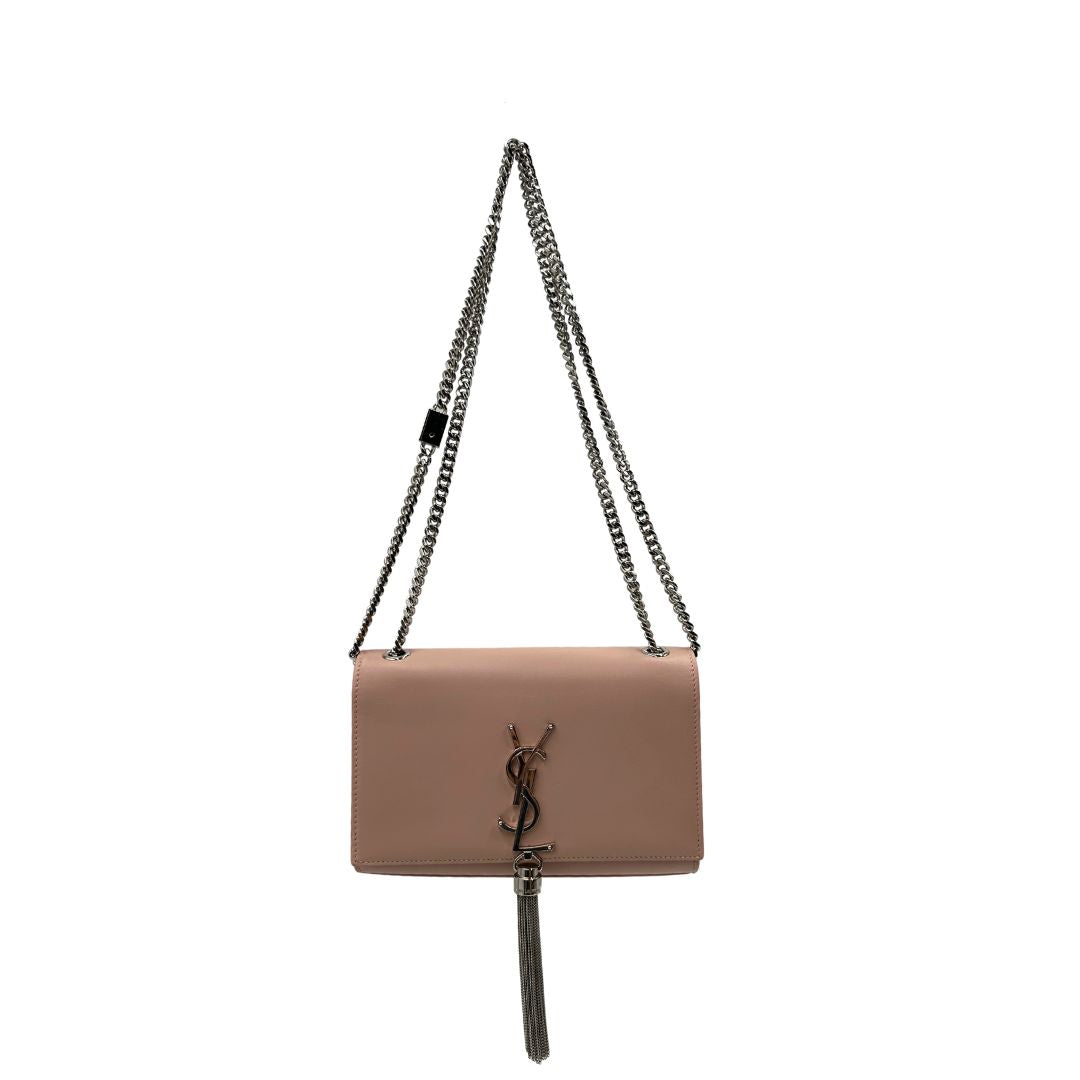 front Borsa Saint Laurent Kate in pelle rosa con iconica nappa decorativa, di lusso, originale, ottime condizioni, usata. 