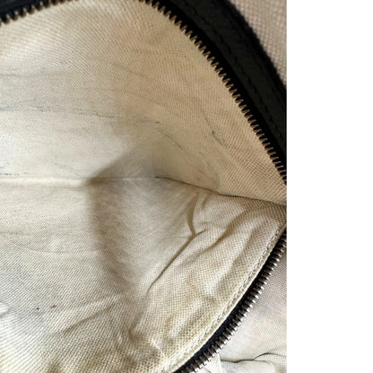 Interno tasca, Borsa Gucci in pelle nera con hardware dorato, indossabile a spalla oppure a tracolla. Originale, usata, di lusso, in ottime condizioni.