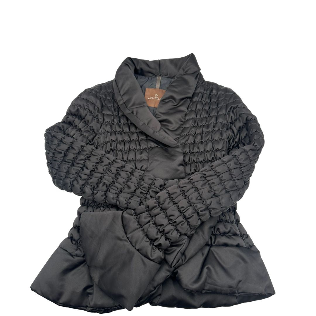 Giubbino Moncler trapuntato nero, di lusso, originale, ottime condizioni, usato.