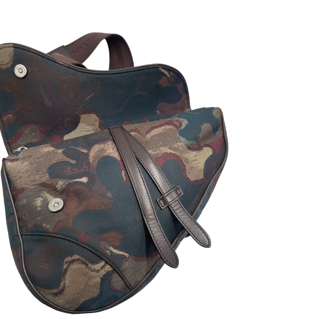  Borsa Christian Dior in tessuto camouflage in collaborazione con Peter Doig, di lusso, originale, ottime condizioni, usata. 