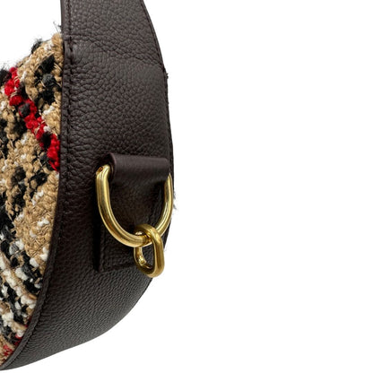 angolo Borsa Burberry in tessuto bouclè check e finiture in pelle testa di moro, di lusso, originale, eccellenti condizioni, usata 