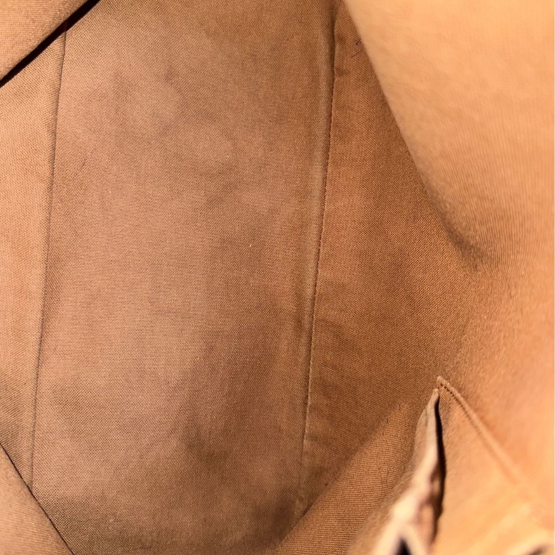 interno Borsa LV in canvas monogram e finiture in vacchetta naturale, di lusso, originale, ottime condizioni, usata. 