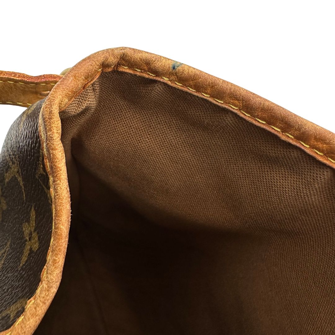 interno Borsa LV in canvas monogram e finiture in vacchetta naturale, di lusso, originale, ottime condizioni, usata. 