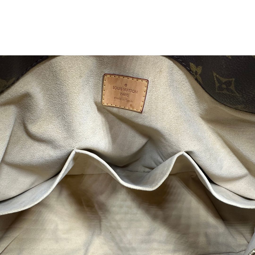 interno  Borsa LV Artsy in canvas monogram, indossabile a spalla o da portare a mano, di lusso, originale, ottime condizioni, usata