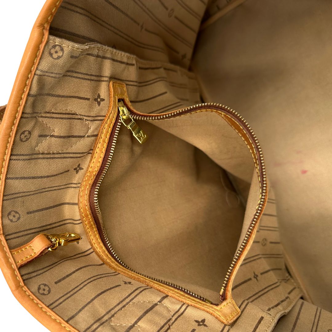 interno Louis Vuitton Neverfull nella versione GM in canvas monogram, di lusso, originale, ottime condizioni, usata. 