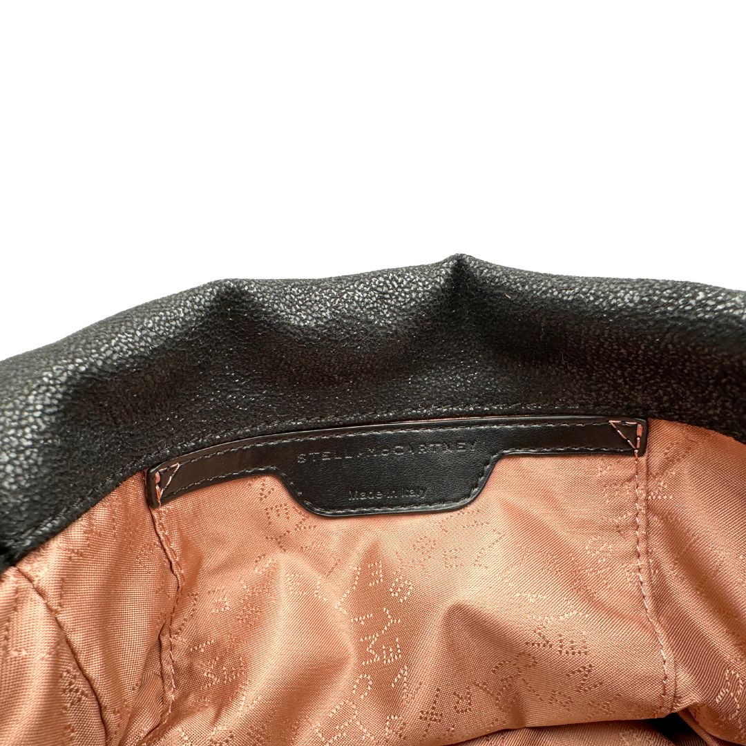vinterno Borsa Falabella nera con hardware dorato, nella versione mini, di lusso, originale, ottime condizioni, usata. 