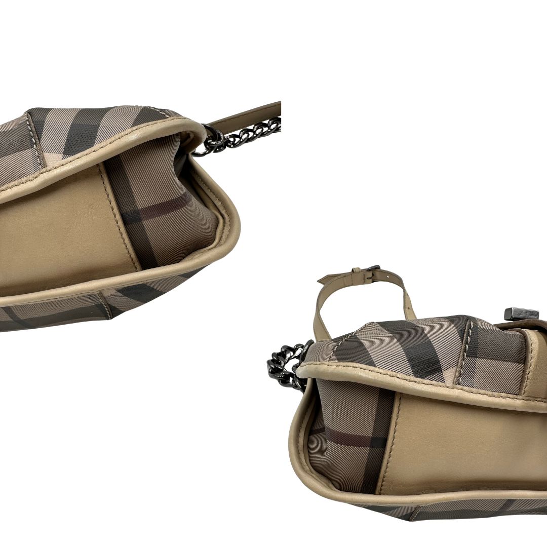 angoli Borsa Burberry in canvas trama tartan, di lusso, originale, ottime condizioni, usata. 