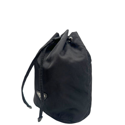 lato Pouch Prada in nylon nero, di lusso, originale, ottime condizioni, usato. 