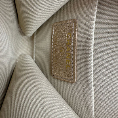 Chanel Chain Pouch oro