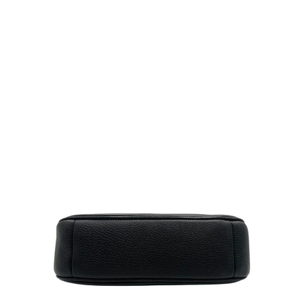 base Borsa Coach in pelle martellata nera, puoi portarla comodamente a spalla, a tracolla o a mano, di lusso, originale, ottime condizioni, usata. 