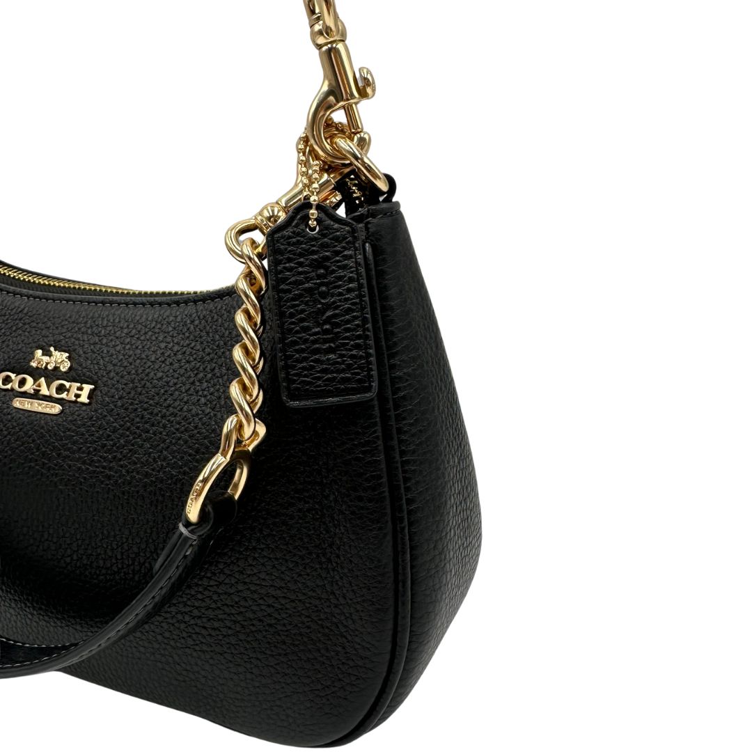 Borsa Coach in pelle martellata nera, puoi portarla comodamente a spalla, a tracolla o a mano, di lusso, originale, ottime condizioni, usata. 