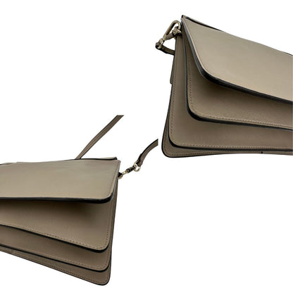 angoli  Borsa Chloè Faye in pelle liscia e pelle scamosciata color sabbia e dettagli metallici dorati, di lusso, originale, usata 