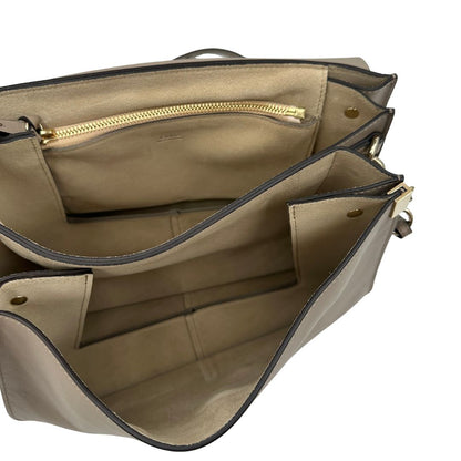 interno  Borsa Chloè Faye in pelle liscia e pelle scamosciata color sabbia e dettagli metallici dorati, di lusso, originale, usata 