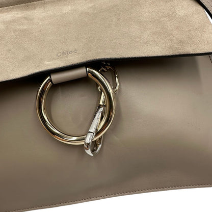  Borsa Chloè Faye in pelle liscia e pelle scamosciata color sabbia e dettagli metallici dorati, di lusso, originale, usata 