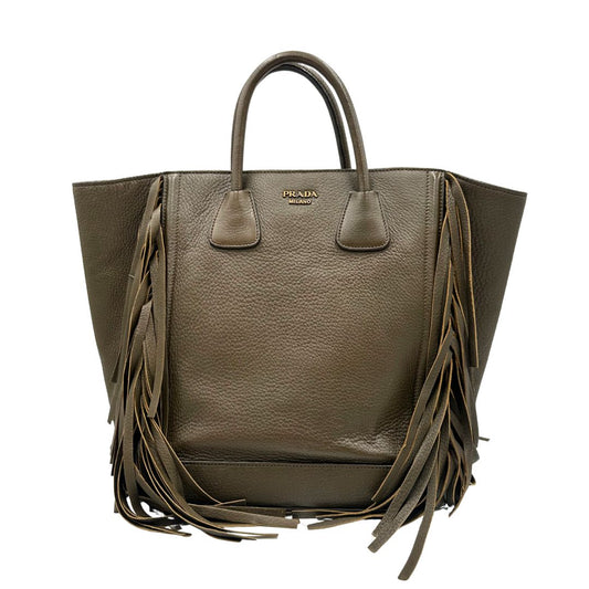 front Borsa Prada in pelle martellata verde impreziosita da frange sui profili, di lusso, originale, ottime condizioni, usata. 