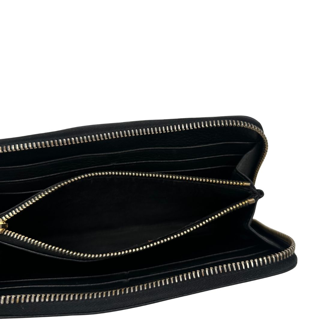 Portafoglio Prada in pelle nera e hardware dorato, di lusso, originale.