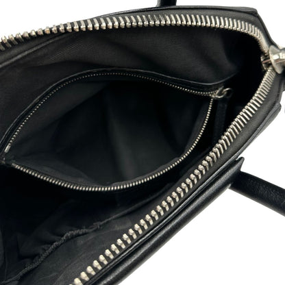 interno Antigona Givenchy in pelle martellata nera nella misura piccola, di lusso, originale, ottime condizioni, usata.
