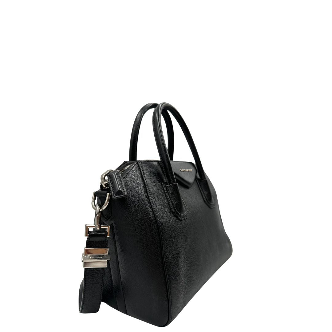 lato Antigona Givenchy in pelle martellata nera nella misura piccola, di lusso, originale, ottime condizioni, usata.