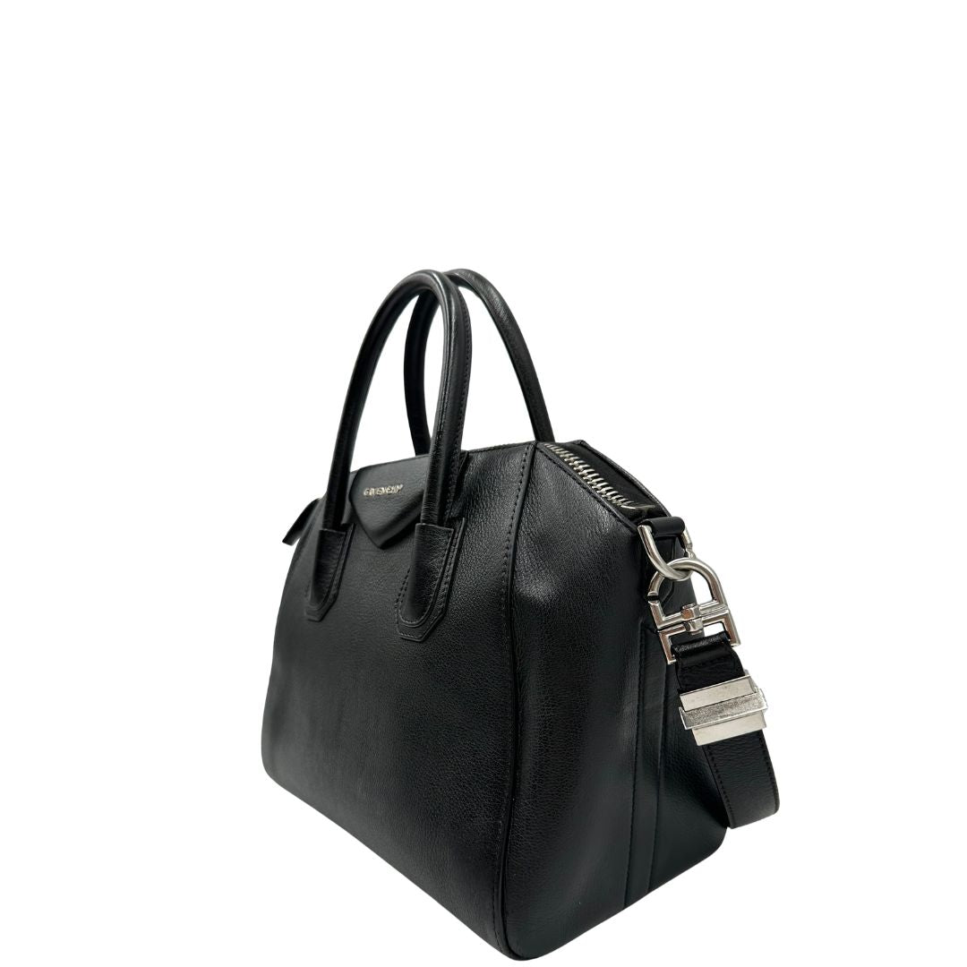 lato Antigona Givenchy in pelle martellata nera nella misura piccola, di lusso, originale, ottime condizioni, usata. 