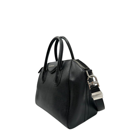 lato Antigona Givenchy in pelle martellata nera nella misura piccola, di lusso, originale, ottime condizioni, usata. 