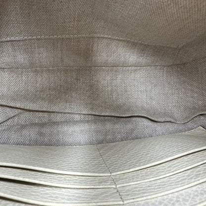 interno Camera Bag Gucci in tessuto GG con finiture in pelle color avorio, di lusso, originale, ottime condizioni, usata. 