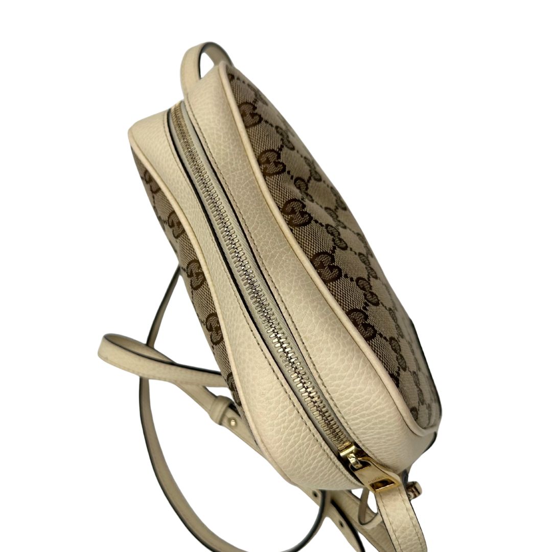 chiusura Camera Bag Gucci in tessuto GG con finiture in pelle color avorio, di lusso, originale, ottime condizioni, usata. 