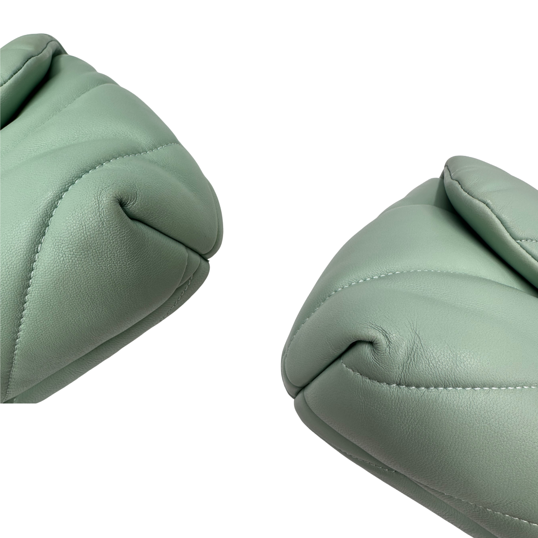 angoli Borsa Pinko in pelle color Tiffany e hardware dorato, di lusso, originale, ottime condizioni, usata