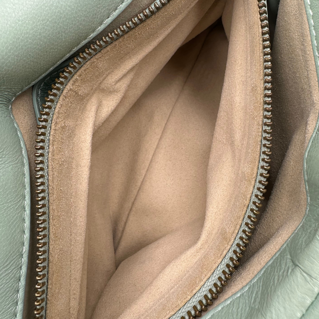 interno  Borsa Pinko in pelle color Tiffany e hardware dorato, di lusso, originale, ottime condizioni, usata 
