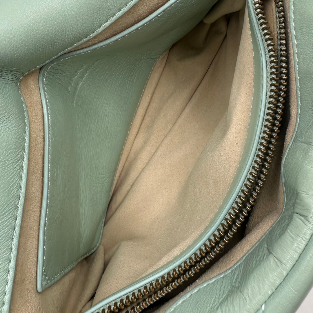 interno  Borsa Pinko in pelle color Tiffany e hardware dorato, di lusso, originale, ottime condizioni, usata 