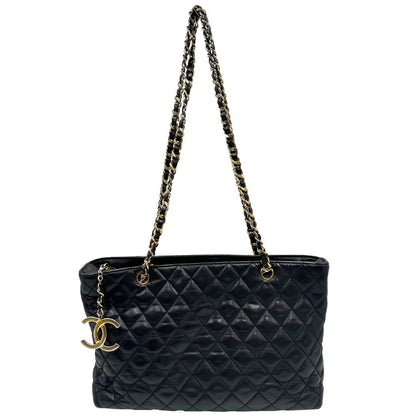  Borsa Chanel in pelle nera trapuntata, indossabile a spalla, di lusso, originale, ottime condizioni, usata.
