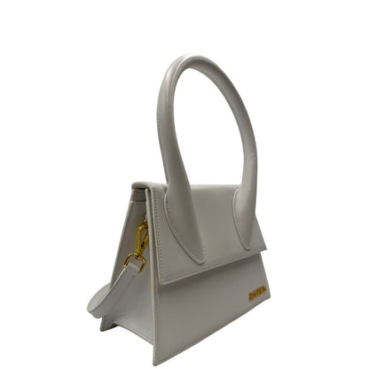 lato  Borsa Jacquemus Le Chiquito color bianco gesso, di lusso, originale, ottime condizioni, usata. 