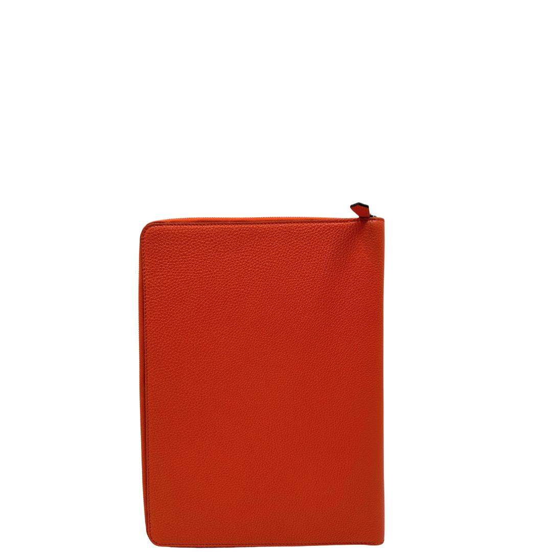 Retro, Portadocumenti Prada in pelle martellata arancione e hardware argentato. Originale, usata, di lusso, in ottime condizioni.