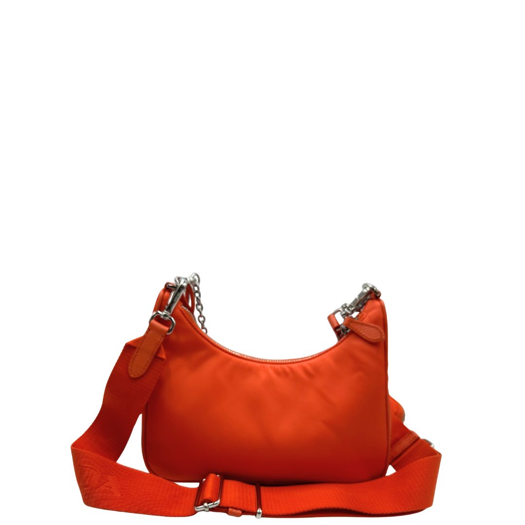 retro   Borsa Prada Re-edition 2005 in nylon arancione , di lusso, originale, eccellenti condizioni, usata 