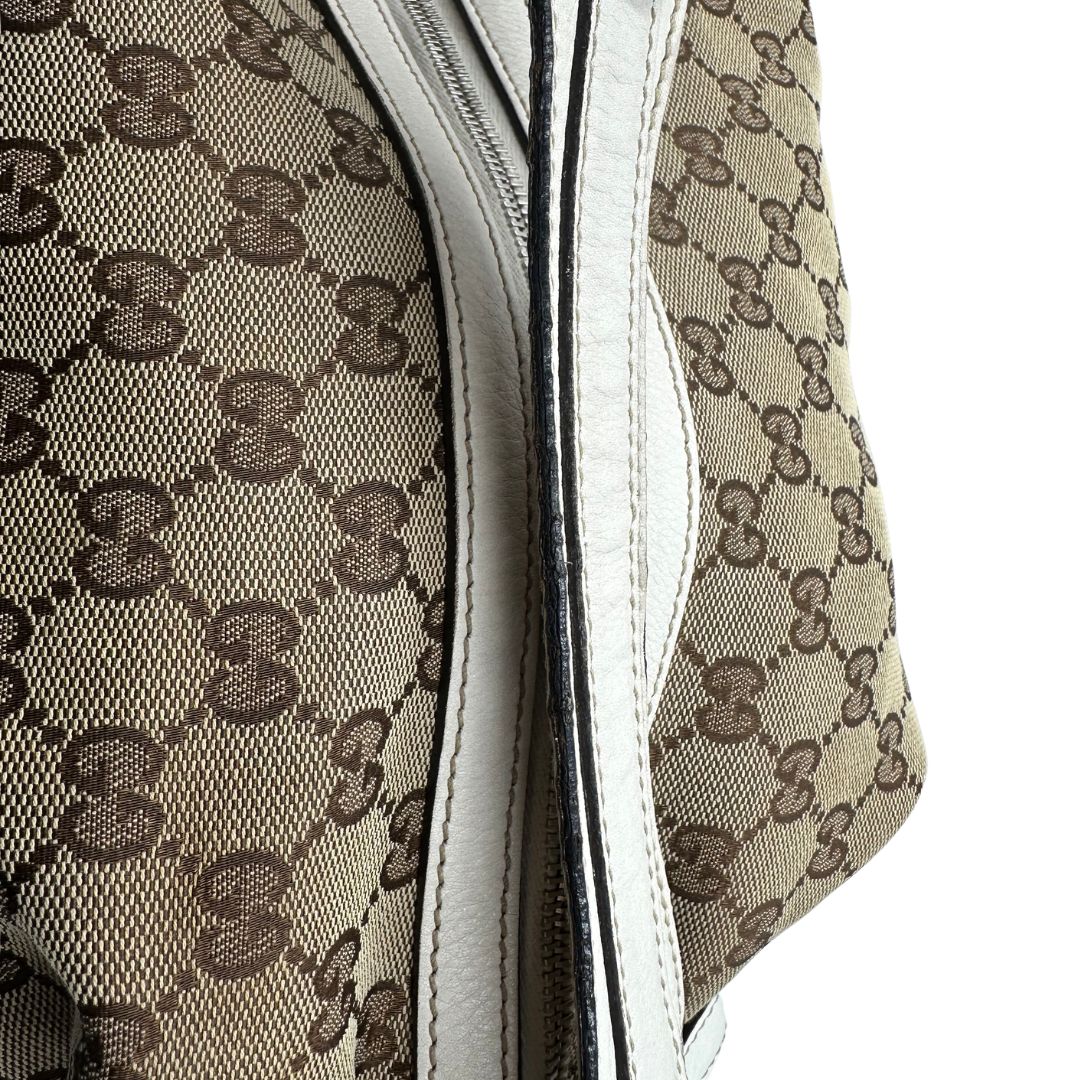 manico Borsa Gucci in tessuto GG e finiture in pelle bianche, di lusso, originale, usata. 