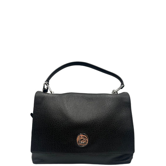 front  Borsa Coccinelle in pelle nera, indossabile a spalla, a tracolla e a mano, di lusso, originale, ottime condizioni, usata. 