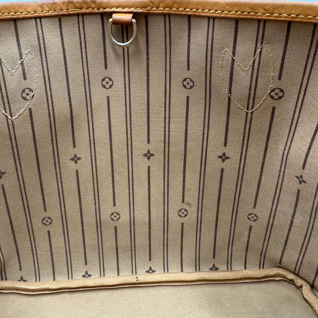 vinterno Borsa LV Neverfull monogram nella versione PM, di lusso, originale, usata. 