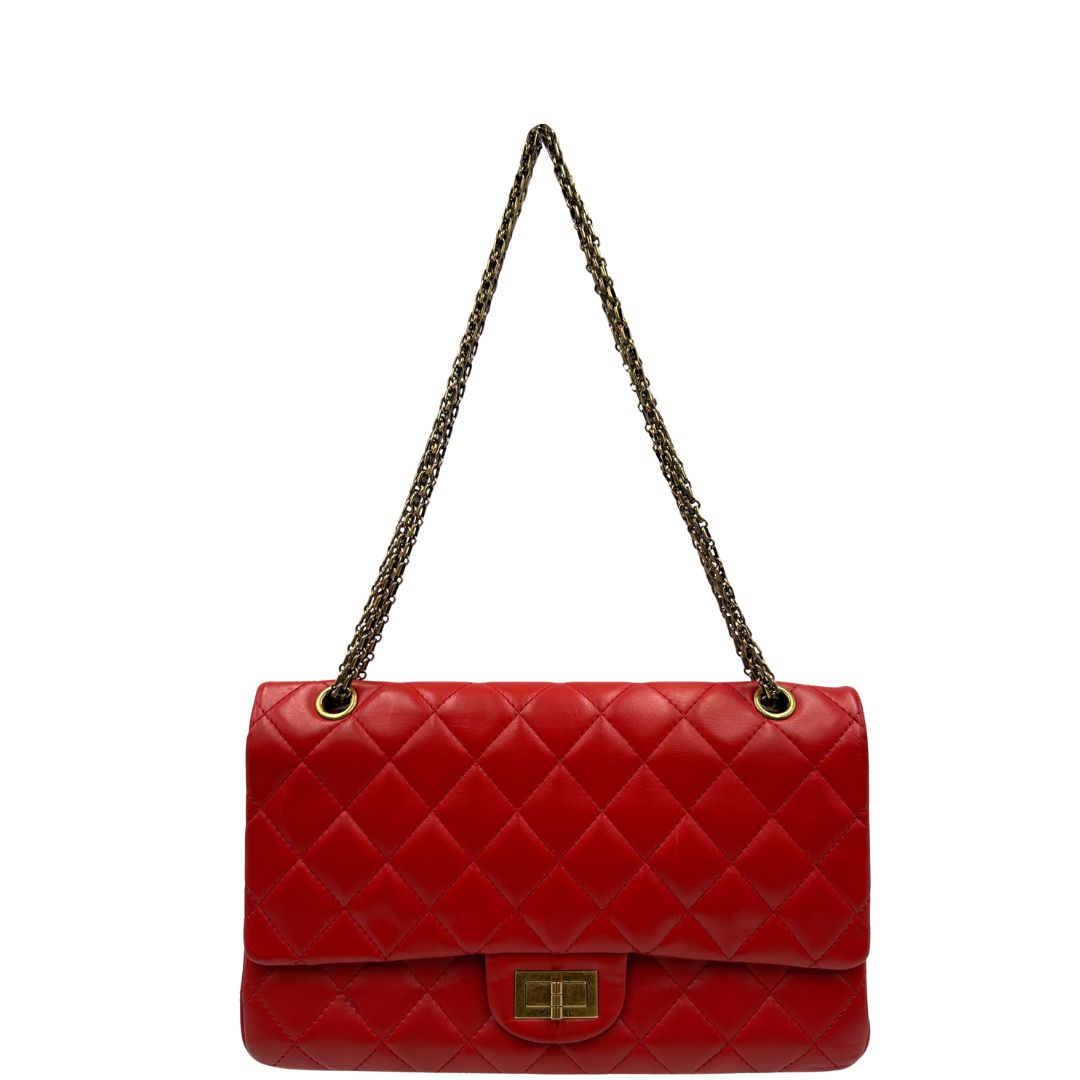 front Borsa Chanel in pelle rossa trapuntata, indossabile a spalla, di lusso, originale, usata. 