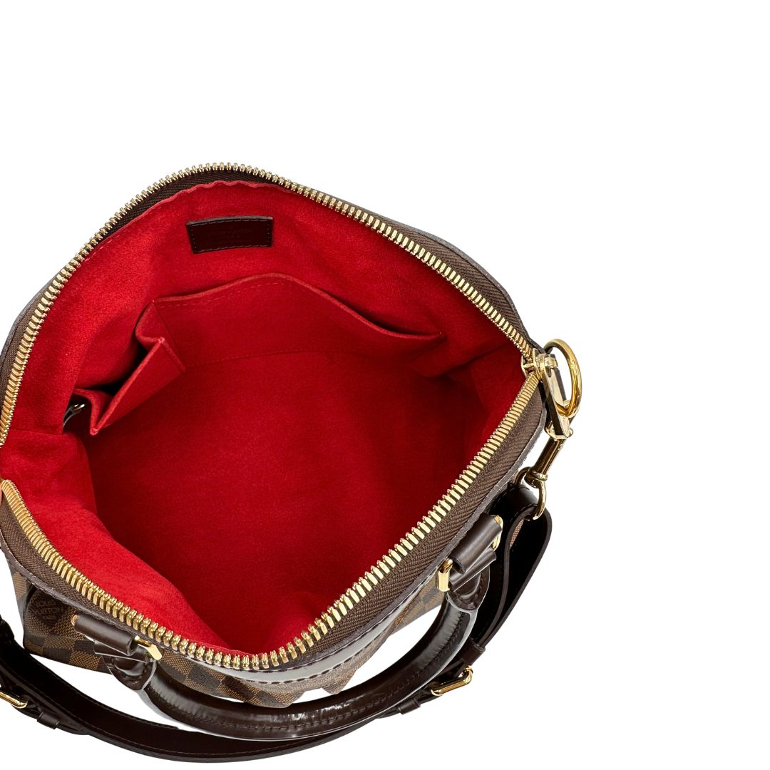 Interno, Borsa LV in canvas Damier Ébène nella versione MM. Originale, usata, di lusso, in ottime condizioni.