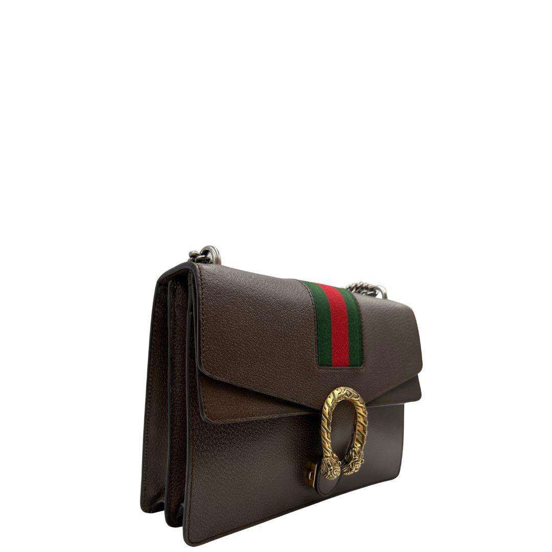 lato  Borsa Gucci Dionysus in pelle marrone impreziosita da iconica striscia Web verde e rossa, di lusso, originale, ottime condizioni, usata. 