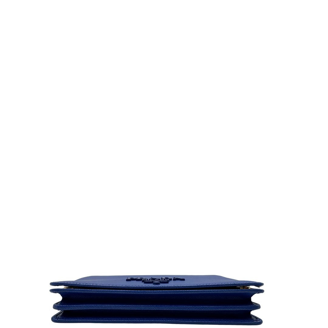base  Borsa Prada in pelle saffiano blu e hardware dorato, di lusso, originale, eccellenti condizioni, usata.