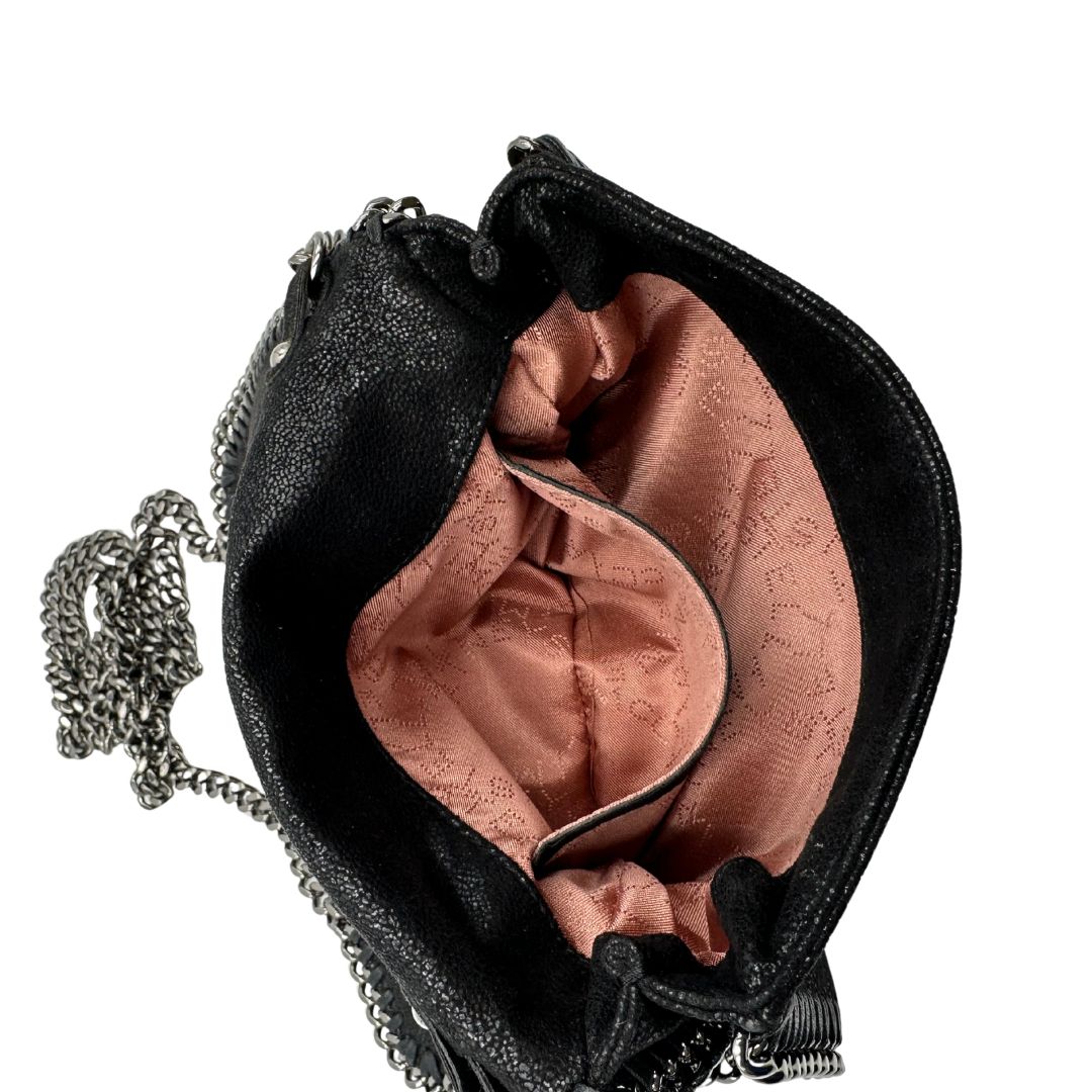 interno Borsa Falabella Stella McCartney realizzata in pelle vegana nera, di lusso, originale, eccellenti condizioni, usata. 