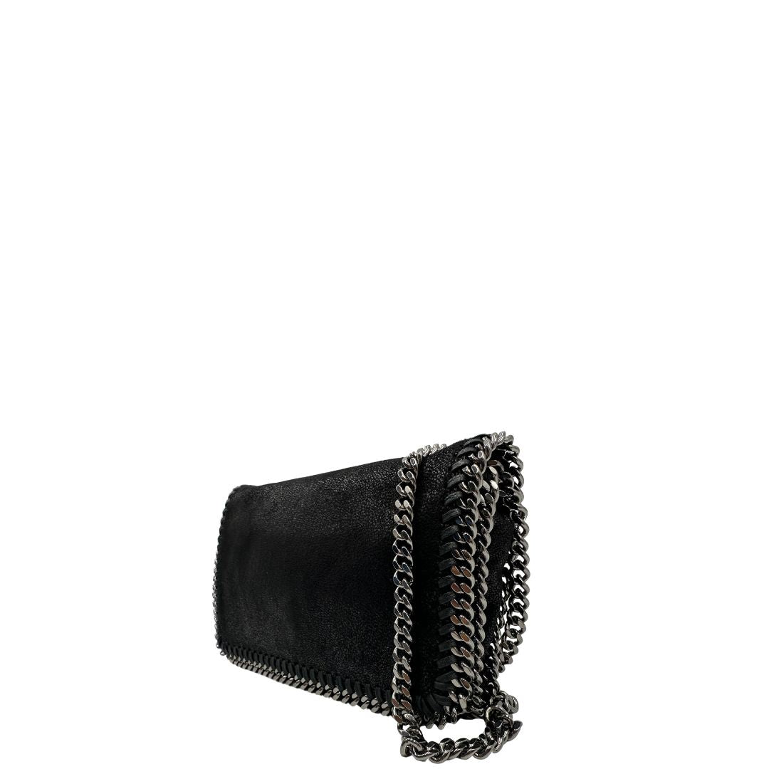 lato Borsa Falabella Stella McCartney realizzata in pelle vegana nera, di lusso, originale, eccellenti condizioni, usata. 