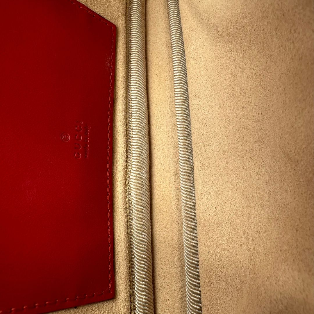  Borsa a tracolla Gucci Marmont nella versione mini
