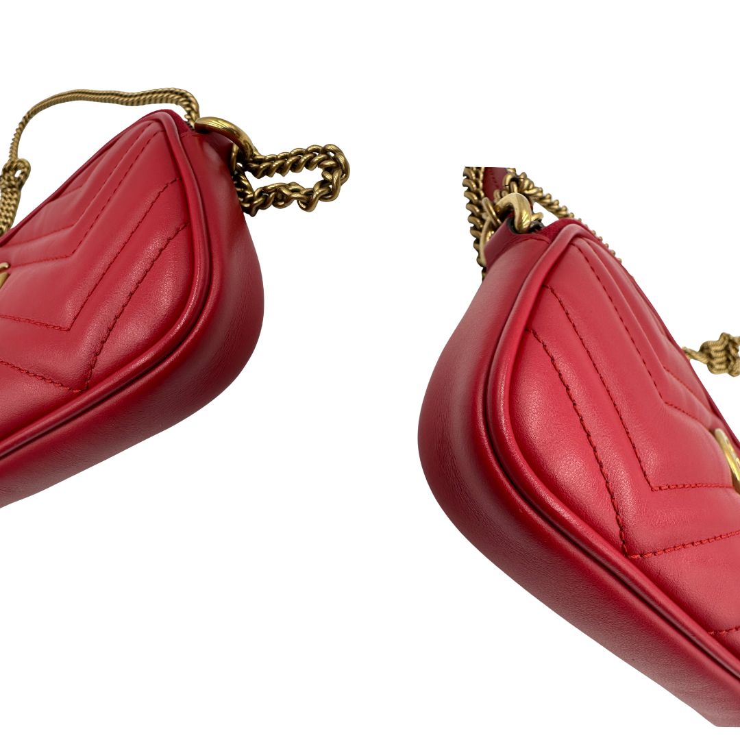  Borsa a tracolla Gucci Marmont nella versione mini