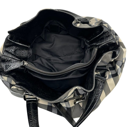 interno  Borsa Burberry in tessuto tartan e finiture in pelle verniciata nera, di lusso, originale, ottime condizioni. 