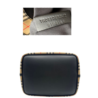 Base e codice, Borsa Burberry in tessuto beige trama tartan e finiture in pelle nera, indossabile a mano oppure a spalla. Originale, usato, di lusso, in condizioni eccellenti.
