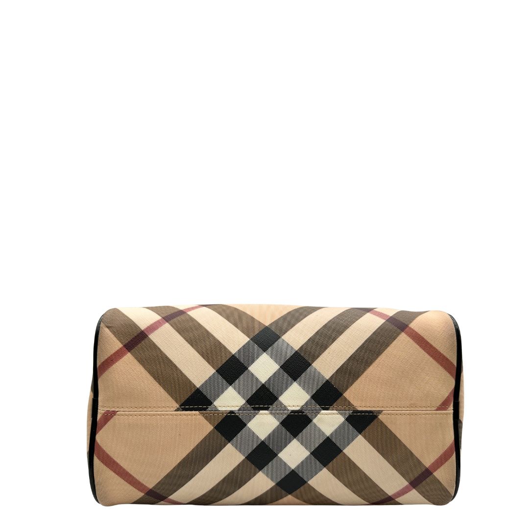 Basse, Bauletto Burberry in canvas beige tartan e finiture in pelle verniciata nera. Originale, usato, di lusso, in ottime condizioni.